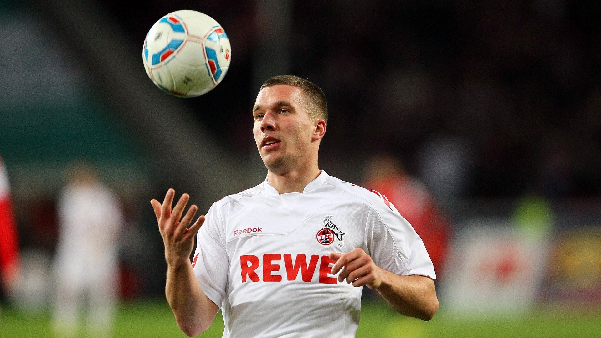 赛道与球场，F1新赛季揭幕战焦点战，辽宁队带走奇才